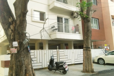 2 bhk un-furnished flat for sale in iconic regency,st thomas town, kacharakanahalli,hennur main road