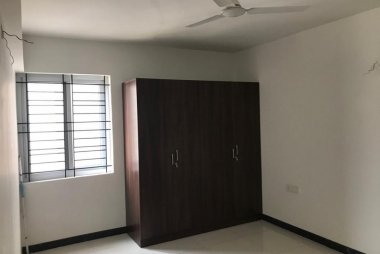 3 bhk semi furnished flat for rent in mims habitat , byrathi bande, kothanur, hennur main road,